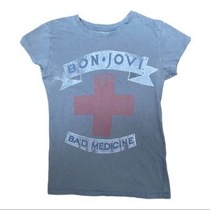 Bon Jovi Bad Medicine lic t shirt very good condition wear on letters it is made